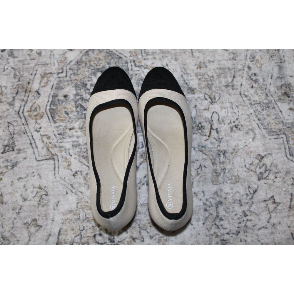 Vivaia cream and black Julie Almond-Toe Stress Free Chunky Heels size 42